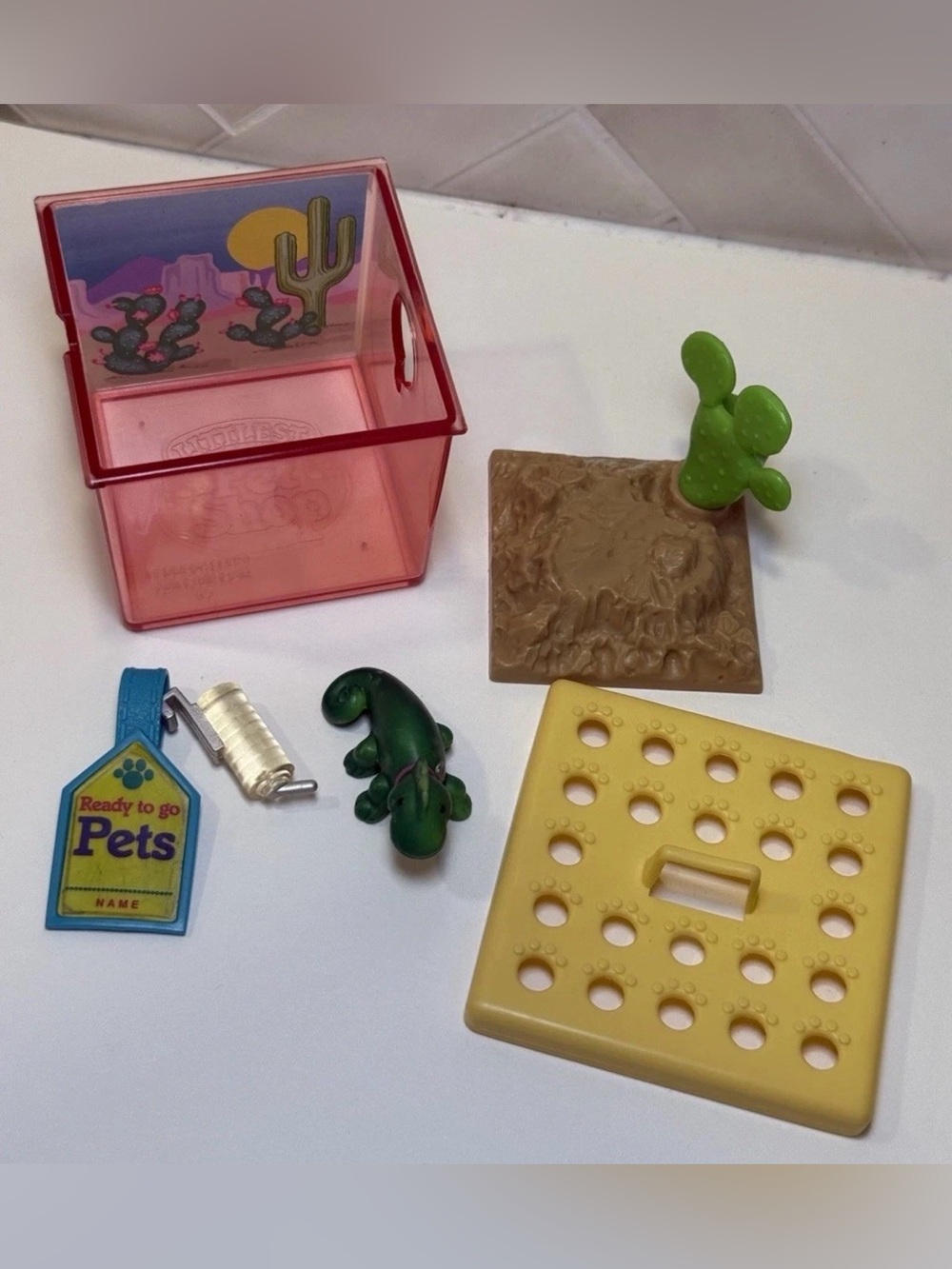 Vintage 1992 Kenner Littlest Pet Shop Ready To Go Set Racing Lizard & Enclosure